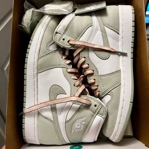 Air Jordan 1 retro high “seafoam”